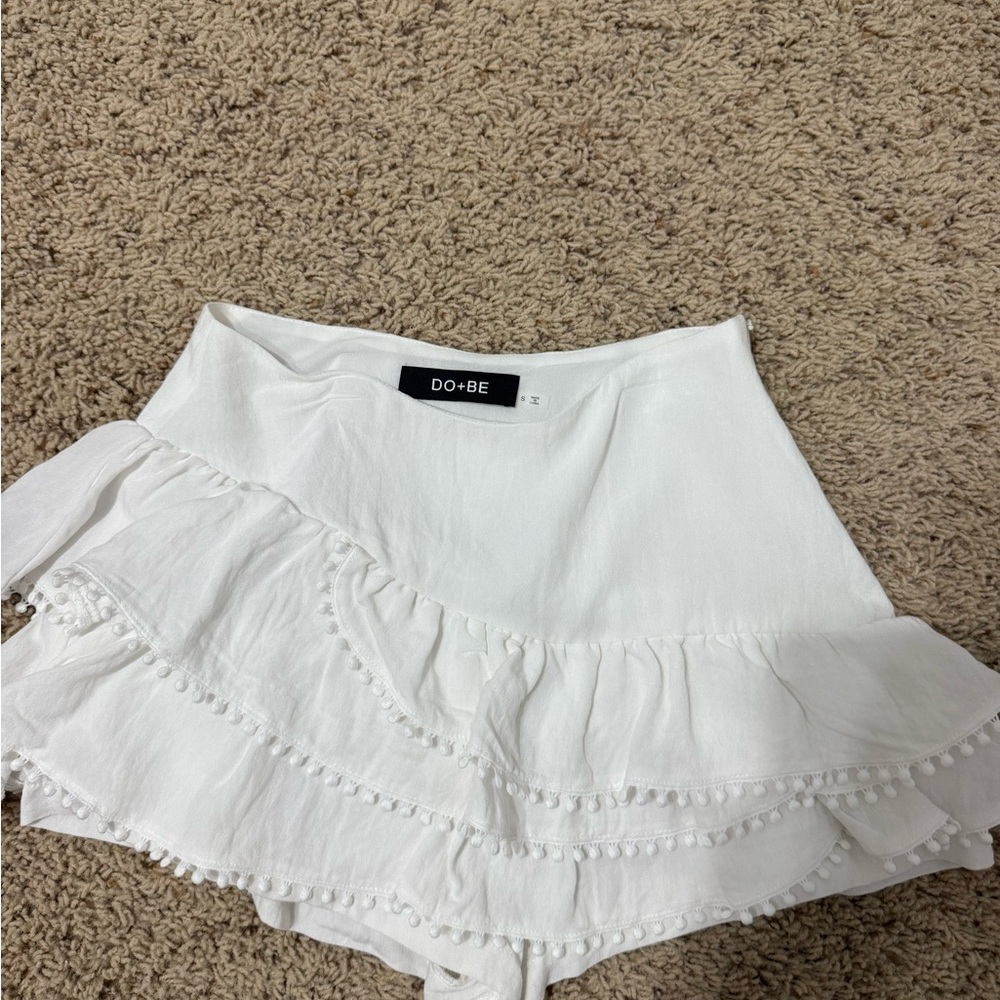 DO+BE Elegant White Skort